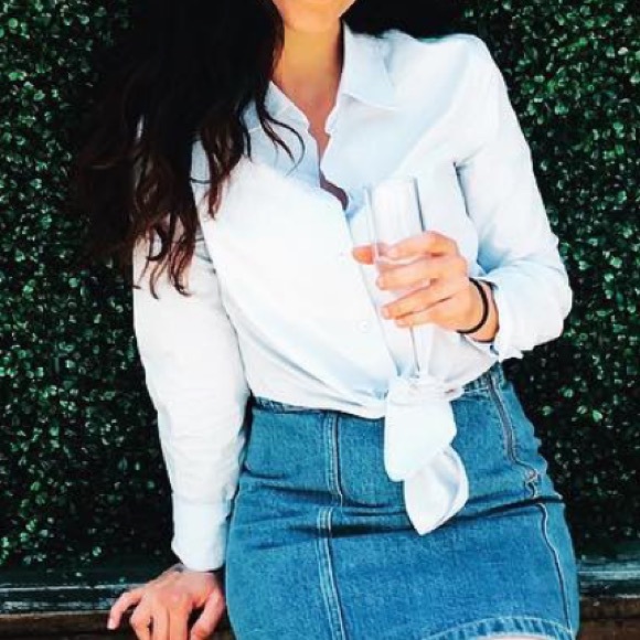 Babaton tie waist crop 🤩 - Picture 1 of 6